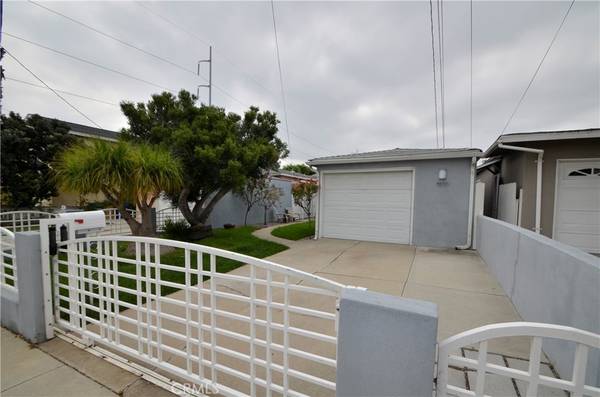 4610 W 153rd PL, Lawndale, CA 90260