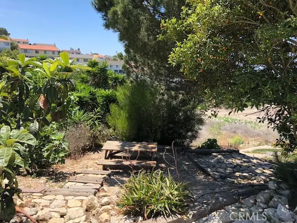 Rancho Palos Verdes, CA 90275,6846 Abbottswood DR