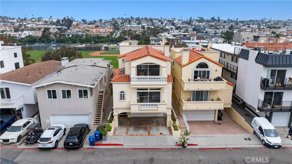 Hermosa Beach, CA 90254,900 Loma DR