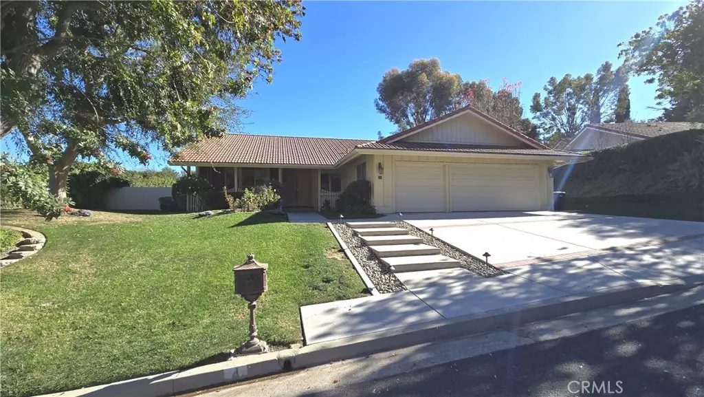 4 Peacock LN, Rolling Hills Estates, CA 90274