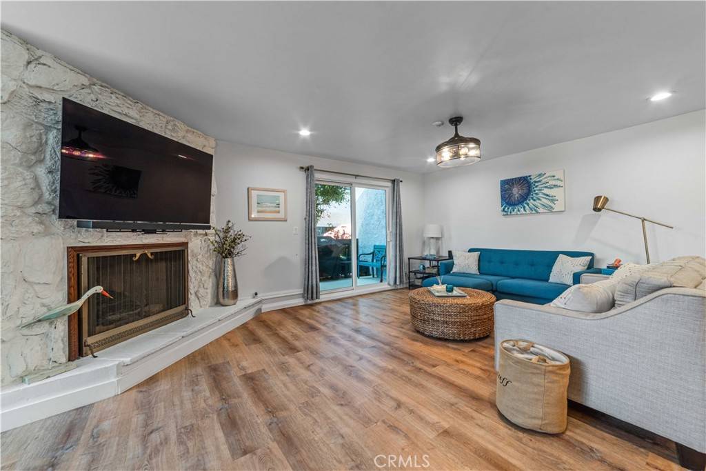 Redondo Beach, CA 90278,1910 Grant Ave #4
