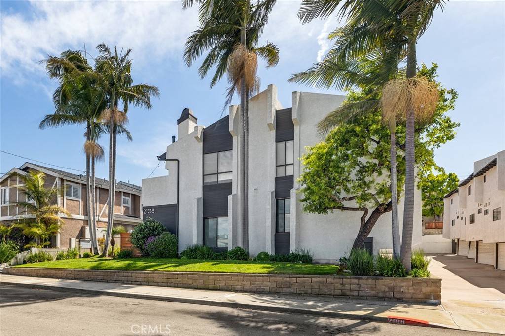 Redondo Beach, CA 90278,2108 Rockefeller LN #B
