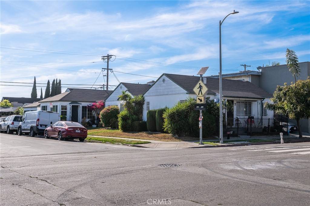 Los Angeles, CA 90044,7427 S Hoover ST