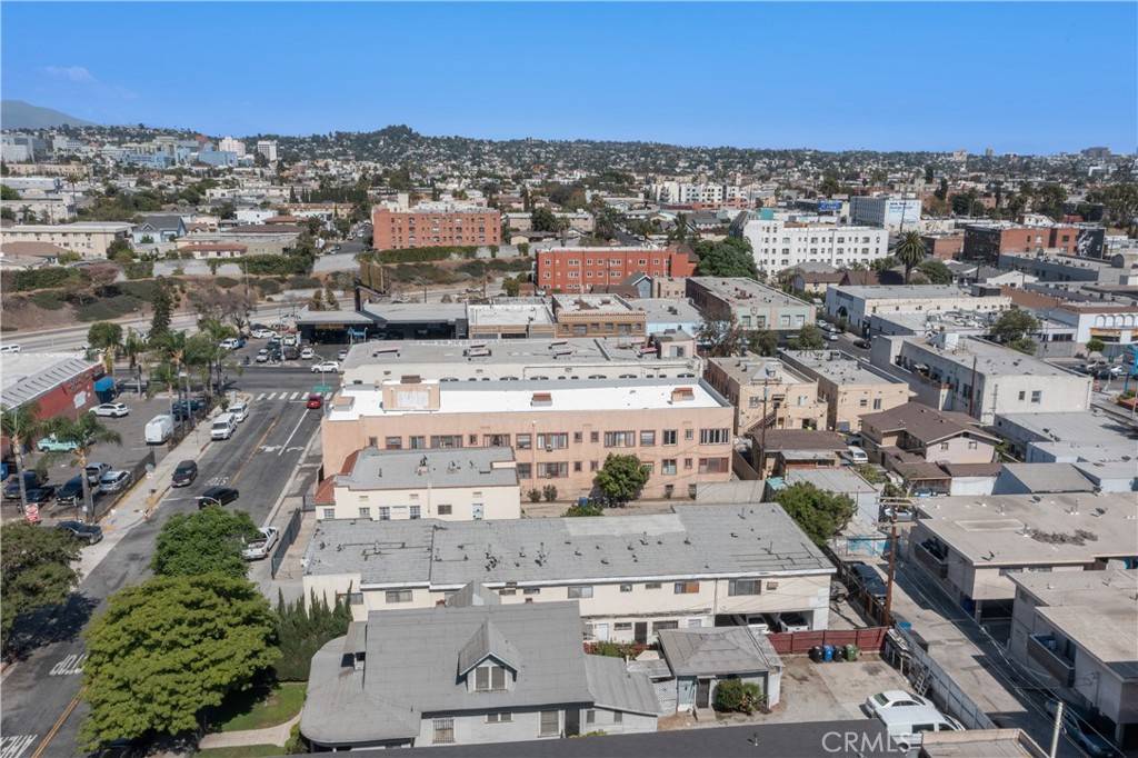 Los Angeles, CA 90038,5526 Lexington