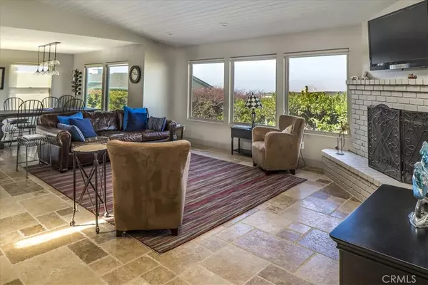 Los Osos, CA 93402,357 Travis DR