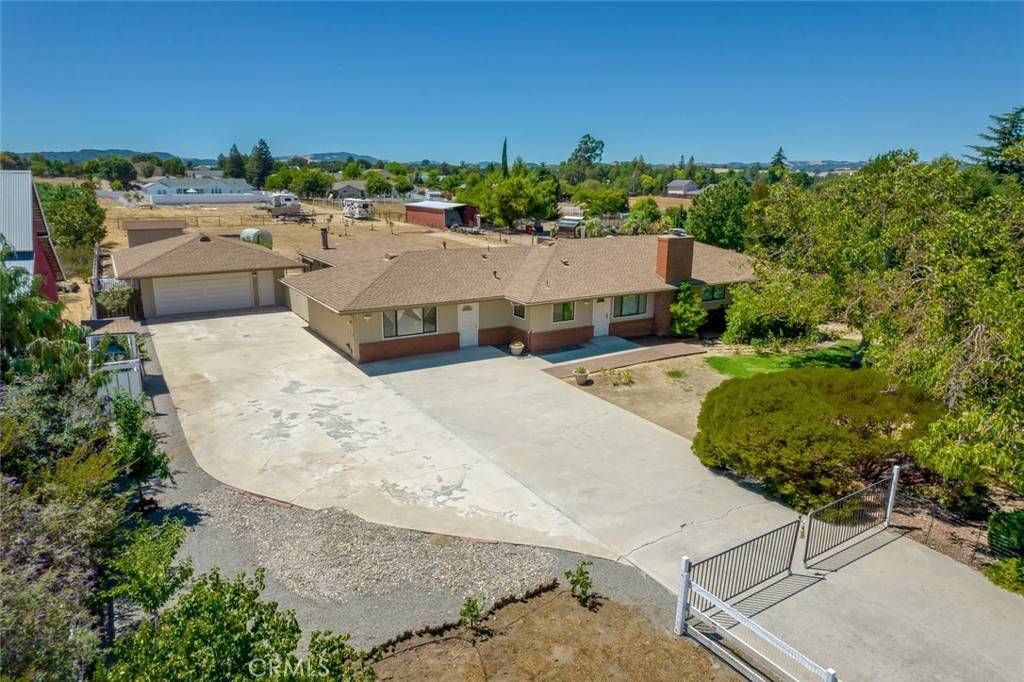 1150 Santa Rita Road, Templeton, CA 93465