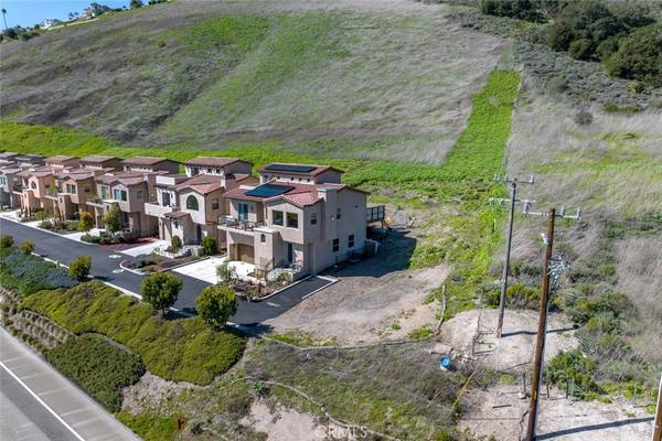 1079 Canyon LN, Pismo Beach, CA 93449