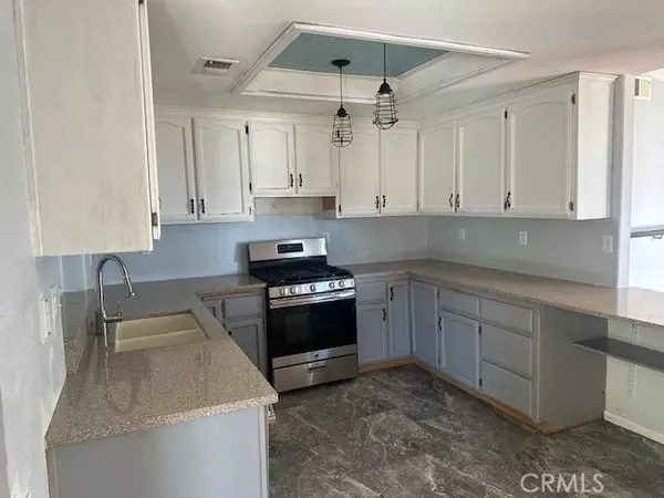 Tehachapi, CA 93561,349 Holly DR