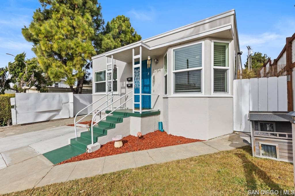 San Diego, CA 92107,3754 56 Tennyson ST