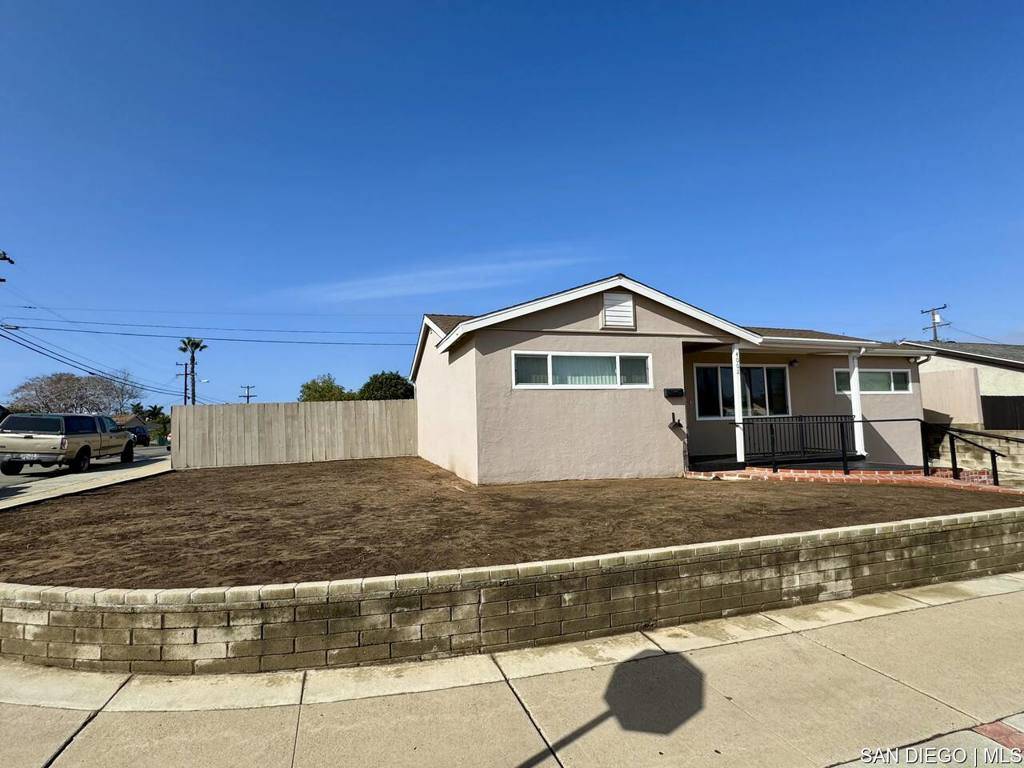 San Diego, CA 92117,4002 Datcho DR