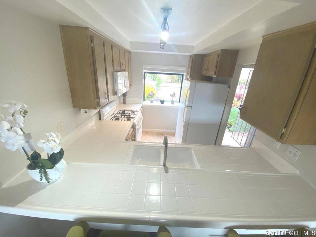 Encinitas, CA 92024,108 S Kihridge LN
