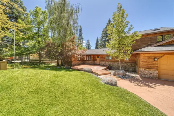 Lake Almanor, CA 96137,929 Lassen View DR