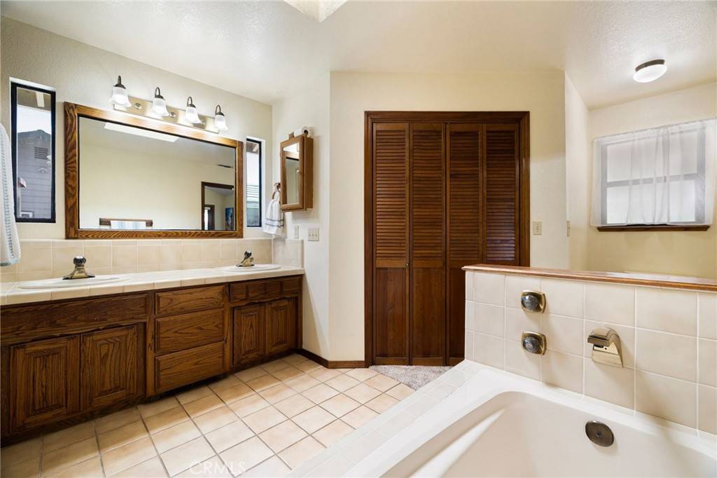 Chico, CA 95926,833 Saint Amant DR
