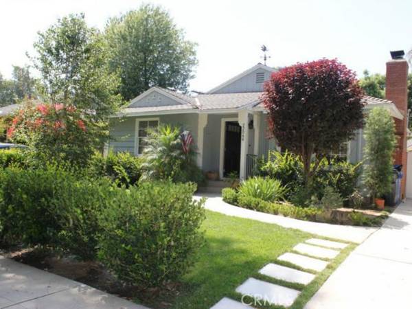 22046 De La Osa ST, Woodland Hills, CA 91364