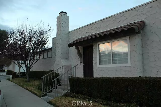 Newhall, CA 91321,24259 La Glorita CIR