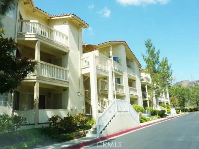 5728 Oak Bend LN #304, Oak Park, CA 91377