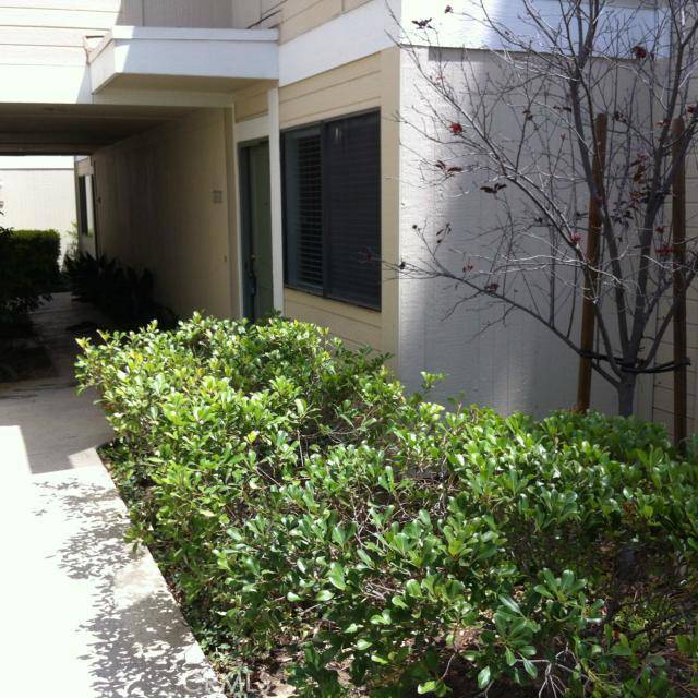 6458 Twin Circle LN #4, Simi Valley, CA 93063