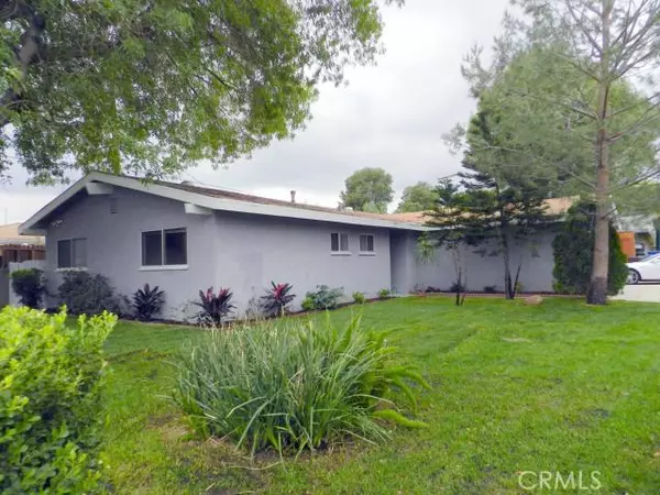 20400 Labrador ST, Chatsworth, CA 91311