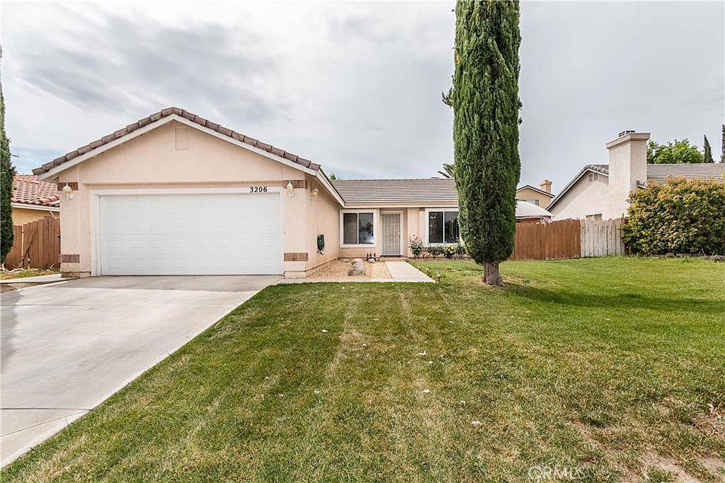 3206 Viana DR, Palmdale, CA 93550
