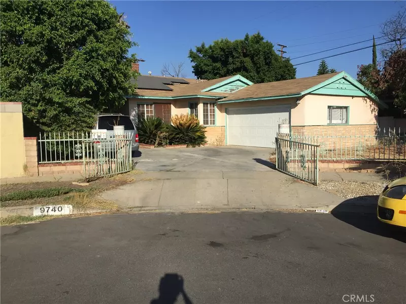 9740 Roslyndale AVE, Arleta, CA 91331