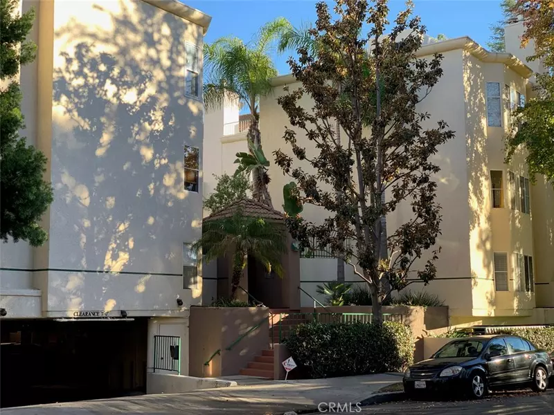 5420 Sylmar AVE #202, Sherman Oaks, CA 91401