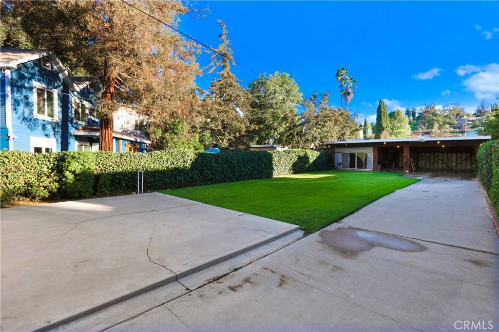 900 Dexter ST, Los Angeles, CA 90042