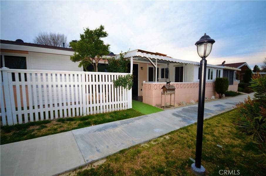 19162 Avenue Of The Oaks #A, Newhall, CA 91321