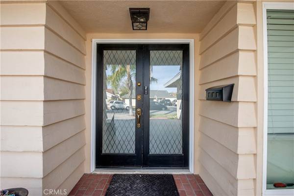 Saugus, CA 91350,27821 Dandelion DR