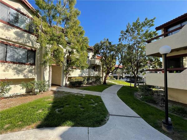 27915 Sarabande LN #415, Canyon Country, CA 91387