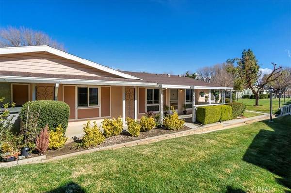 19156 Avenue Of The Oaks #A, Newhall, CA 91321