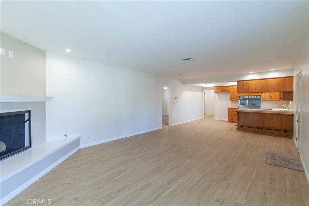 Mission Hills (san Fernando), CA 91345,15070 Los Olivos ST