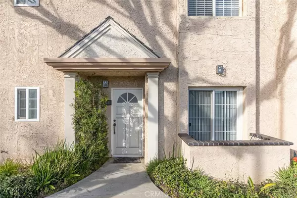 7615 Glade AVE #108, Canoga Park, CA 91304