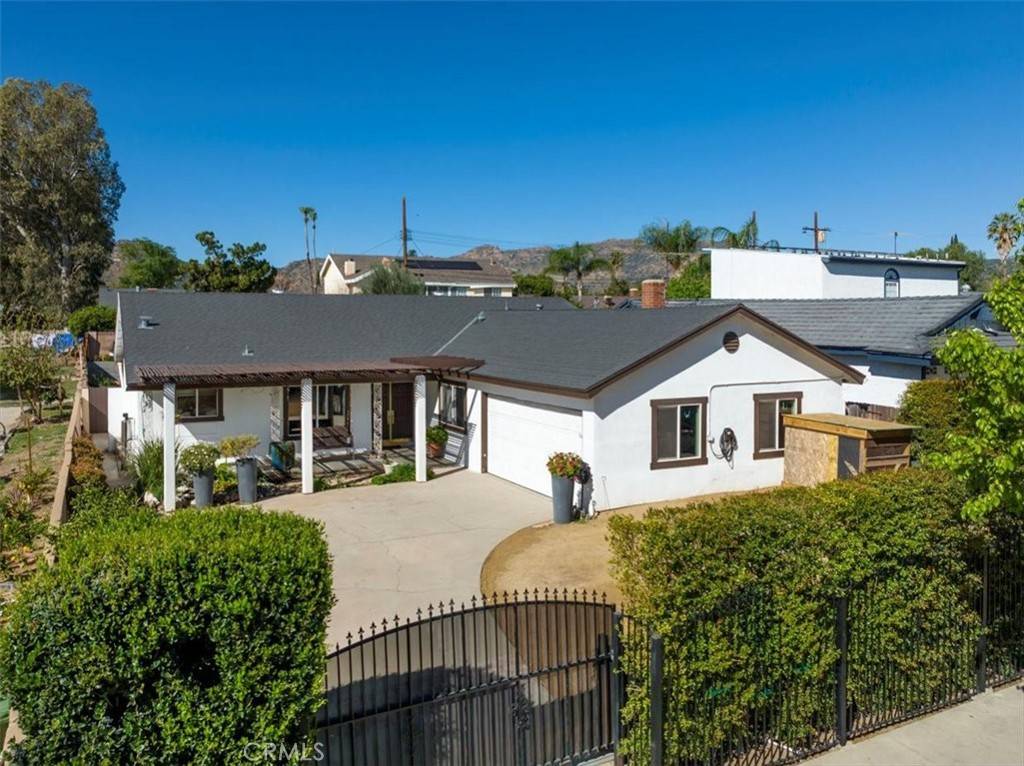 10345 Variel AVE, Chatsworth, CA 91311