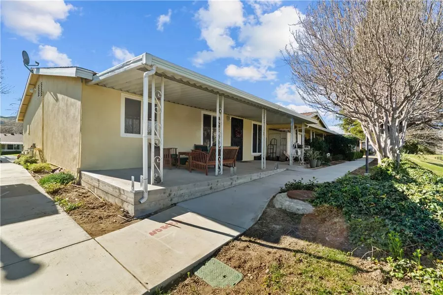 19207 Avenue Of The Oaks #A, Newhall, CA 91321