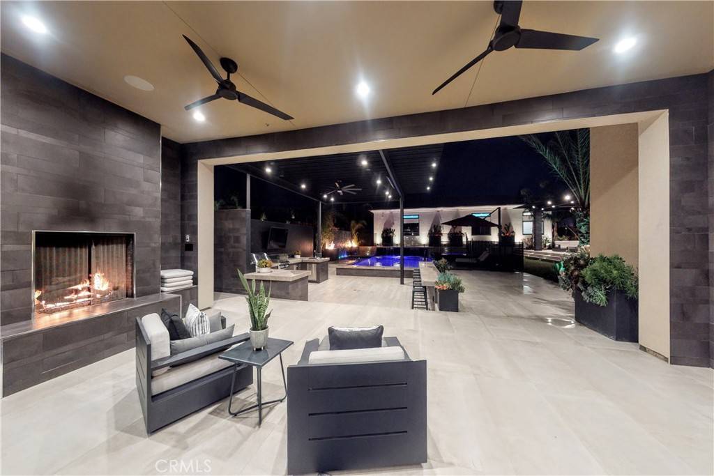 Chatsworth, CA 91311,10926 Cartwright DR