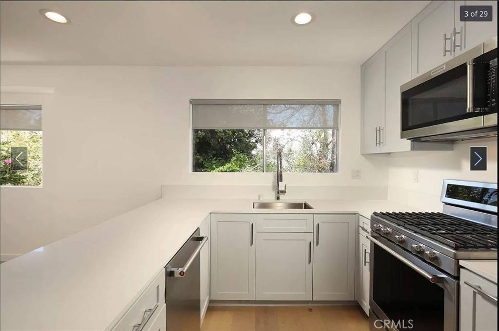 Hollywood, CA 90068,2147 N Beachwood DR #6