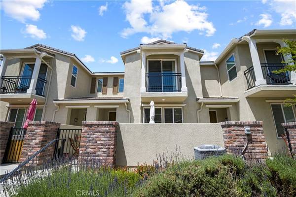 28748 Calle De La Paz DR, Valencia, CA 91354