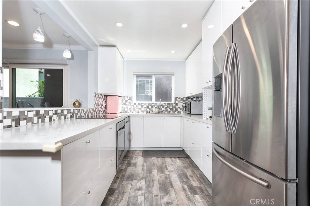 Los Angeles, CA 90046,1734 N Fuller AVE #209