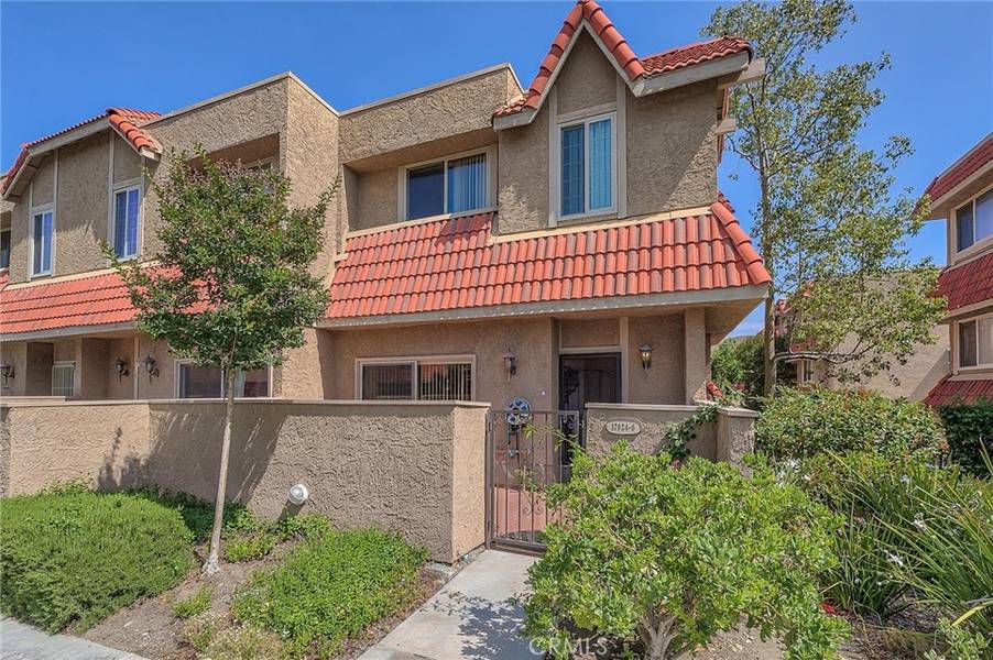 17924 River CIR #6, Canyon Country, CA 91387