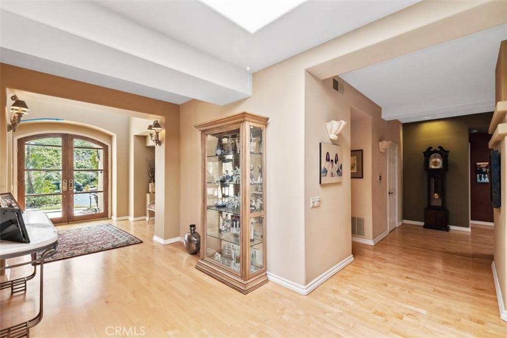 Calabasas, CA 91302,24119 Park Granada