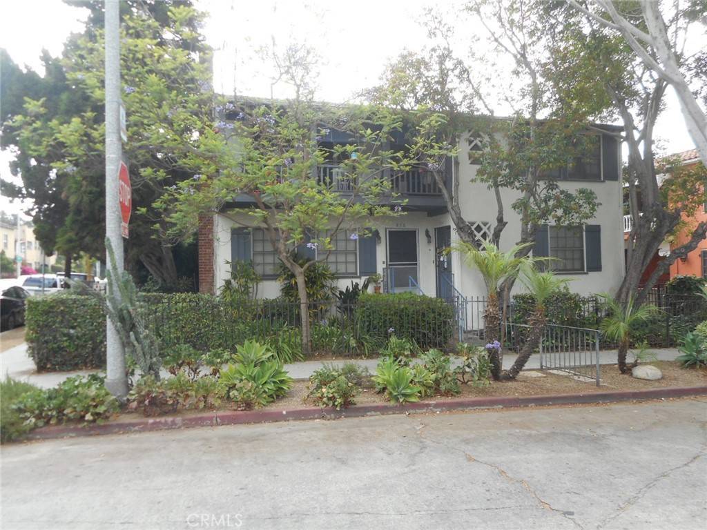 Los Angeles, CA 90069,854 N Sweetzer AVE