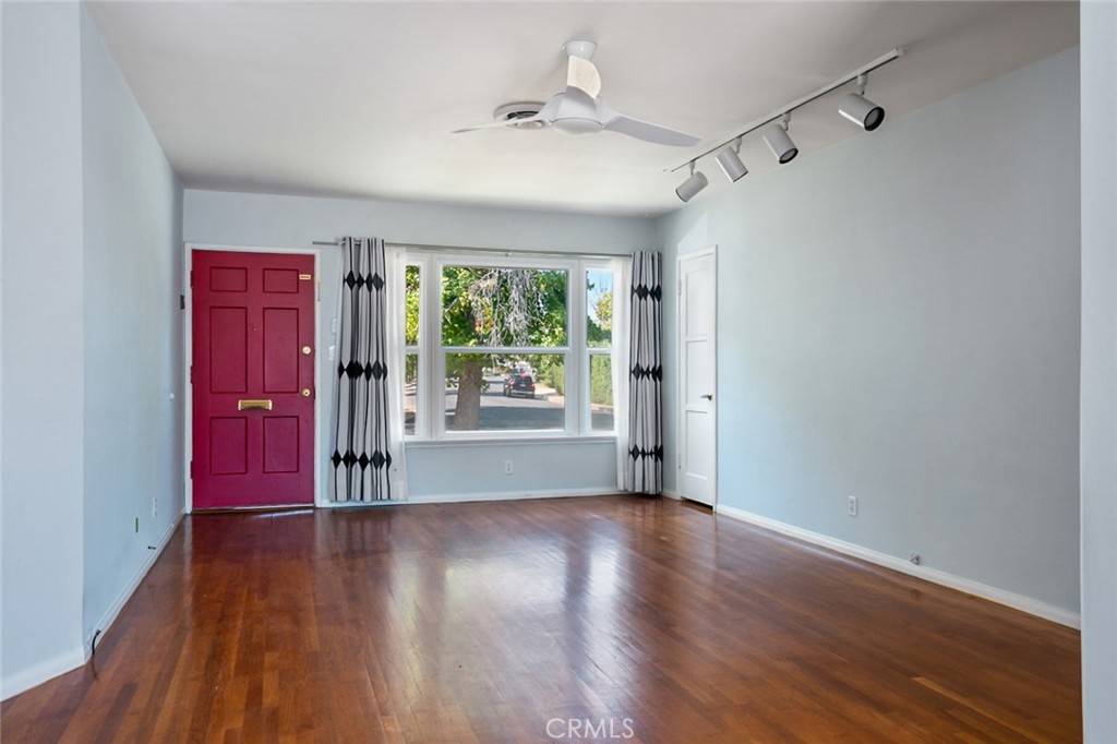 Encino, CA 91436,4844 Petit AVE