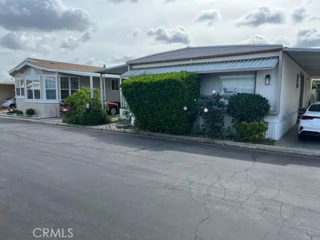 Canoga Park, CA 91304,8811 Canoga #321