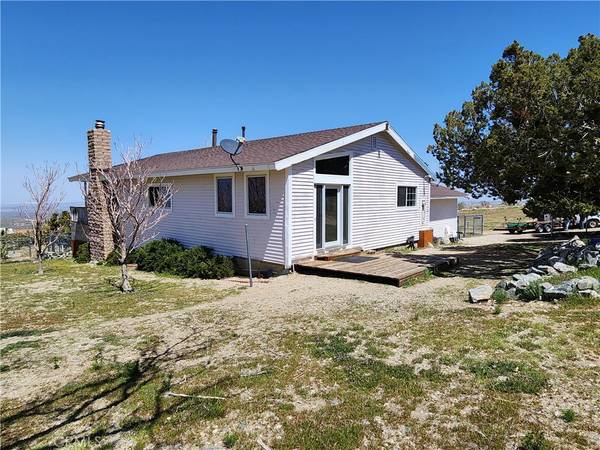 11517 Juniper Hills RD, Juniper Hills, CA 93543