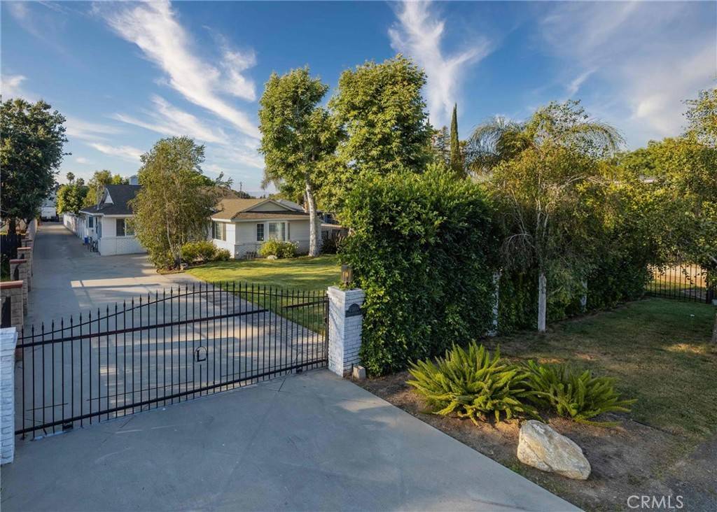 23101 Dolorosa ST, Woodland Hills, CA 91367