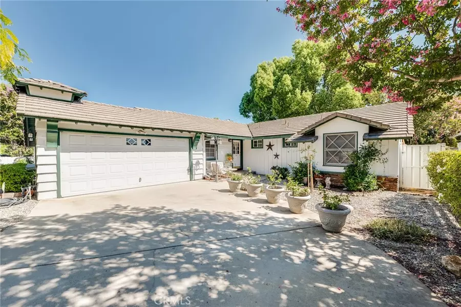 18206 Sunburst ST, Northridge, CA 91325