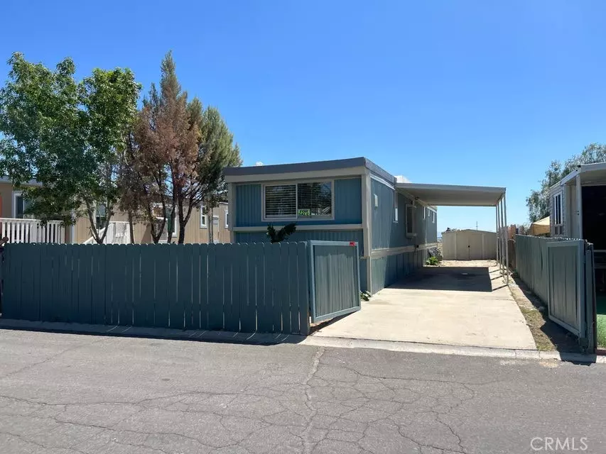 Rosamond, CA 93560,3300 15th ST ##315