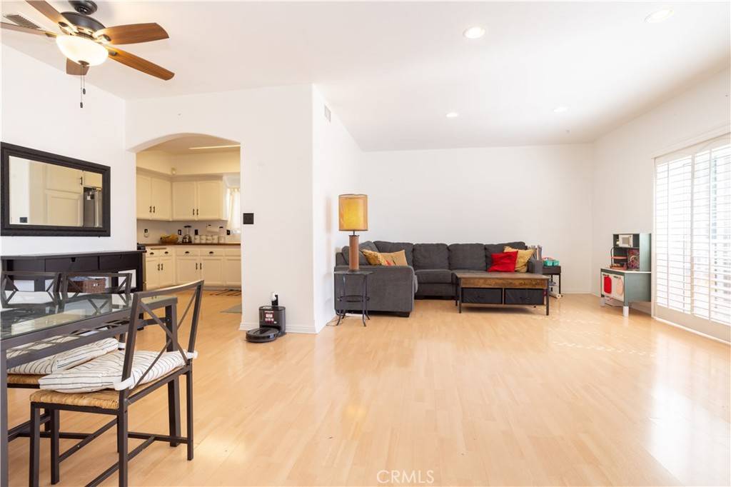 1401 Glenoaks BLVD, San Fernando, CA 91340