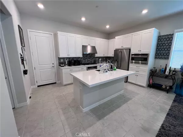 Valencia, CA 91381,26925 Winding Trail CT