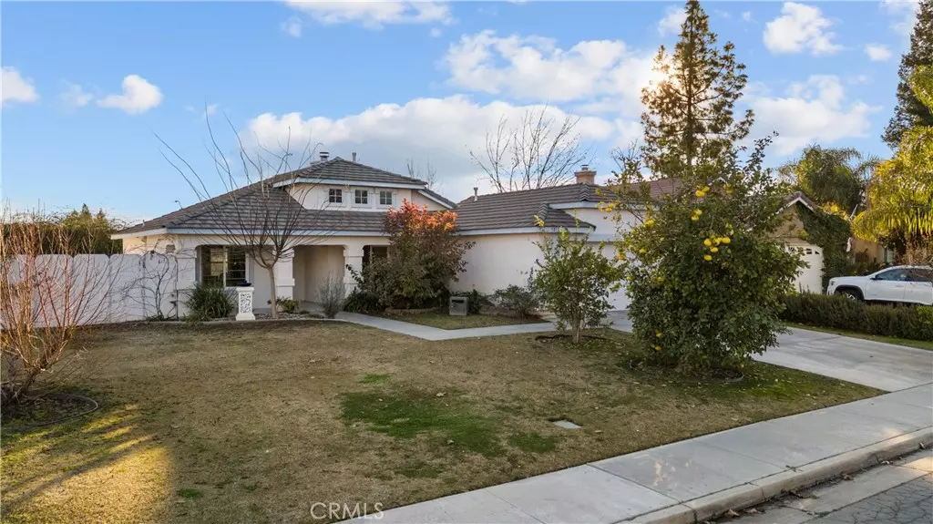 5817 Summer Country DR, Bakersfield, CA 93313